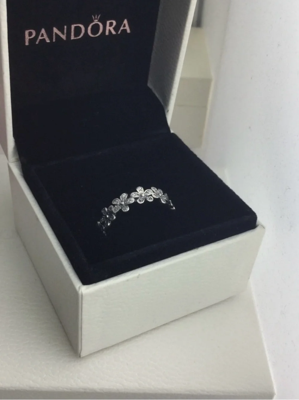 Pandora Silver Floral Crown Ring with Sparkling Accents new with out tag size 6